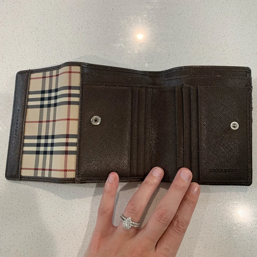 Burberry Nova Wallet - Picture 8 of 10